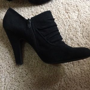 Heeled booties